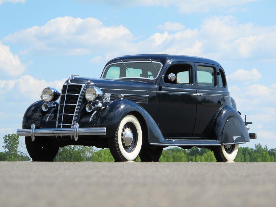  Chrysler CZ Airstream Eight 4-Door Sedan 1935 года  (фото 1 из 9)